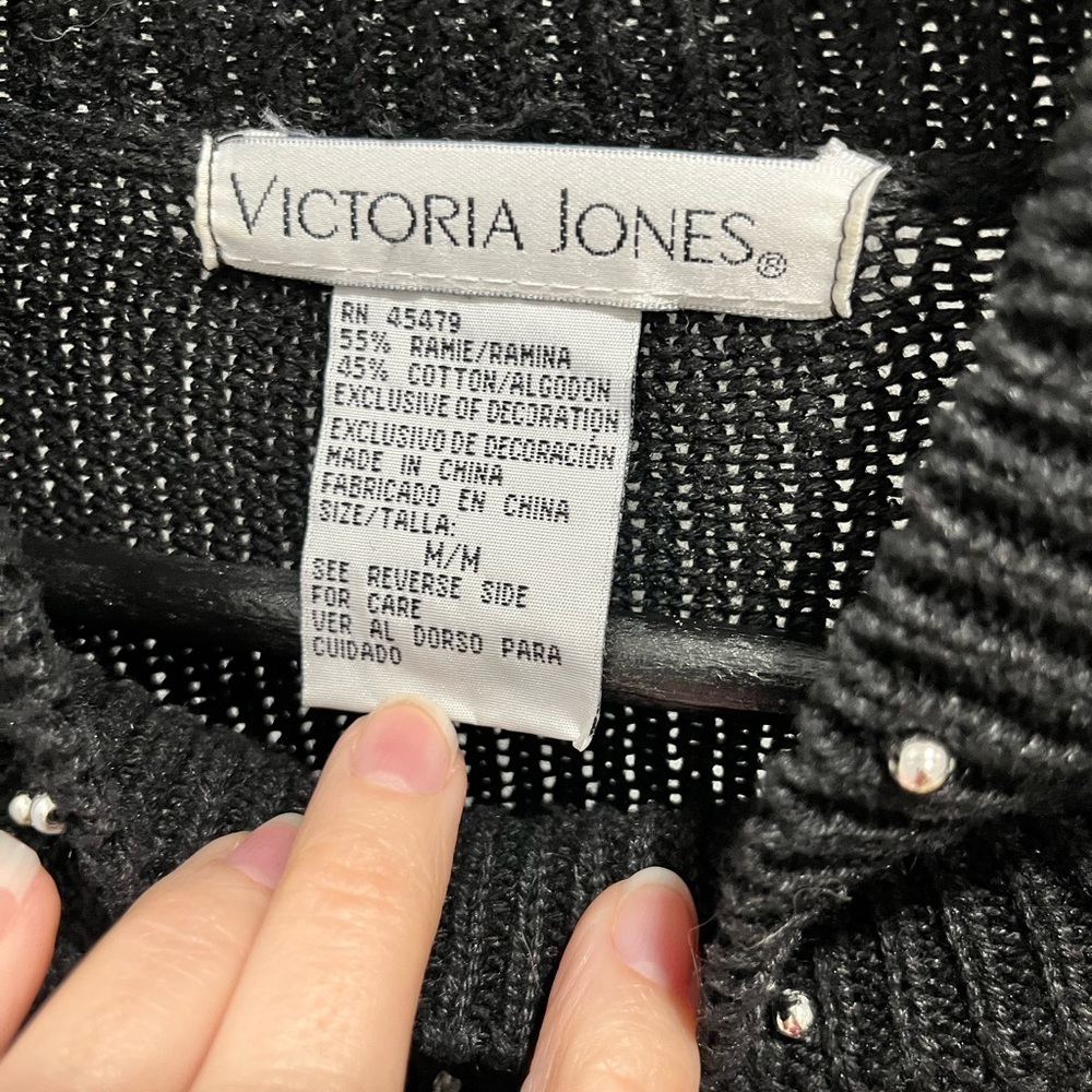 Victoria Jones vintage Black Sweater with embroidered beaded Snowflake Design M - Picture 6 of 7